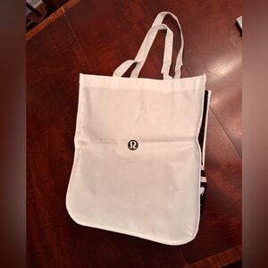 Lululemon Black / White Reusable Shopping Tote Bag. EUC!